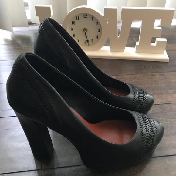 Maxstudio black platform pumps!!! 👠 - Picture 3 of 8